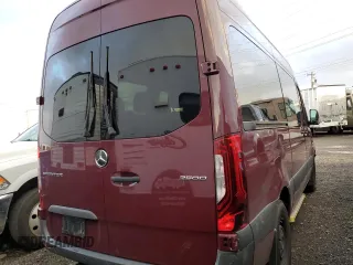 2022 Mercedes-Benz Sprinter with VIN W1Z4DFHY9NT090071, listed as a Copart auction lot 80545164 with 32,695 mi miles and Salvage Title. Bid and sale history available at DreamBid. Image 3.