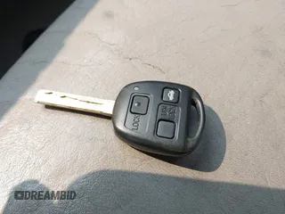2004 Lexus ES 350 z VIN JTHBA30G145000388, wystawiony jako IAAI lot #42417373 z przebiegiem 294 899 mil mil oraz . Historia ofert i sprzedaży dostępna na DreamBid. Obrazek 11.