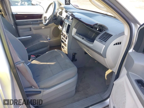 2010 Chrysler Town & Country Touring with VIN 2A4RR5D14AR359169, listed as a IAAI auction lot 41900856 with 204,595 mi miles and . Bid and sale history available at DreamBid. Image 5.