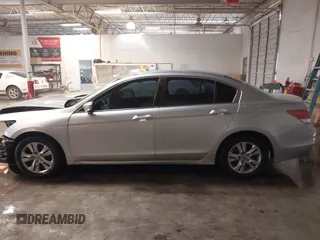 2012 Honda Accord SE z VIN 1HGCP2F63CA096366, wystawiony jako IAAI lot #41325753 z przebiegiem 146 559 mil mil oraz . Historia ofert i sprzedaży dostępna na DreamBid. Obrazek 14.