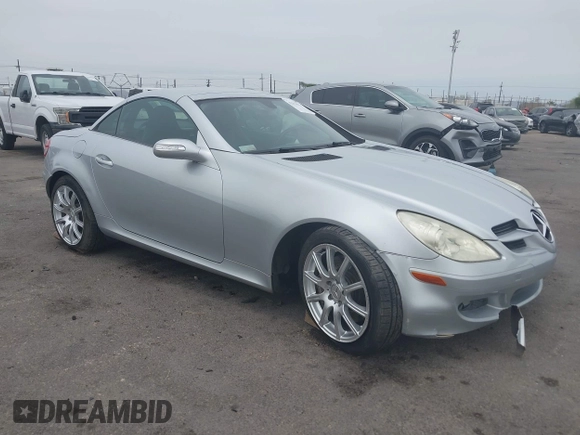 2006 Mercedes-Benz SLK 350 with VIN WDBWK56F66F096640, listed as a IAAI auction lot 42375574 with 88,657 mi miles and . Bid and sale history available at DreamBid. Image 1.