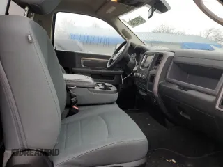 2018 Ram 1500 Tradesman z VIN 3C6JR6DT1JG234203, wystawiony jako Copart lot #43992345 z przebiegiem 98 180 mil mil oraz Szkoda całkowita • Salvage title. Historia ofert i sprzedaży dostępna na DreamBid. Obrazek 10.