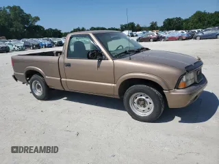 2002 GMC Sonoma SL with VIN 1GTCS145728187132, listed as a Copart auction lot 52917215 with 169,921 mi miles and Clean Title. Bid and sale history available at carsss.com. Image 4.