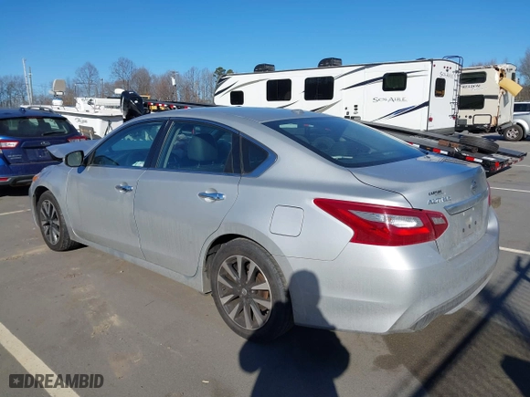 2018 Nissan Altima 2.5 SV with VIN 1N4AL3AP9JC158108, listed as a IAAI auction lot 41464382 with 123,129 mi miles. Bid and sale history available at carsss.com. Image 3.