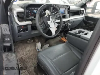 2024 Ford F-250 XL z VIN 1FTBF2AA7RED10575, wystawiony jako Copart lot #54944875 z przebiegiem 22 756 mil mil oraz Szkoda całkowita • Salvage title. Historia ofert i sprzedaży dostępna na DreamBid. Obrazek 8.