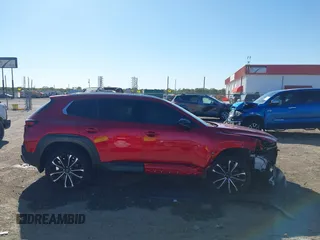 2024 Mazda CX-50 S Premium Plus z VIN 7MMVABEM0RN171504, wystawiony jako IAAI lot #40501944 z przebiegiem 6671 mil mil oraz . Historia ofert i sprzedaży dostępna na DreamBid. Obrazek 13.