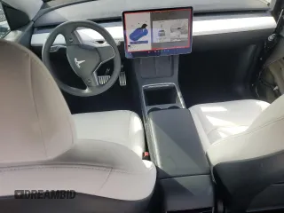 2022 Tesla Model Y Performance z VIN 7SAYGDEFXNF326967, wystawiony jako Copart lot #48934175 z przebiegiem 53 167 mil mil oraz Szkoda całkowita • Salvage title. Historia ofert i sprzedaży dostępna na DreamBid. Obrazek 8.