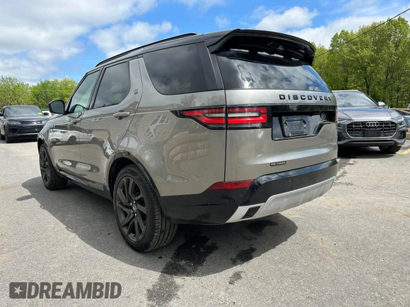 2017 Land Rover Discovery HSE z VIN SALRRBBV4HA038959, wystawiony jako Copart lot #57594705 z przebiegiem 105 090 mil mil oraz Czysty tytuł • Clean title. Historia ofert i sprzedaży dostępna na DreamBid. Obrazek 2.