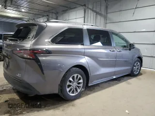 2023 Toyota Sienna XLE with VIN 5TDJSKFC8PS105498, listed as a Copart auction lot 85505984 with 57,823 mi miles and Salvage Title. Bid and sale history available at carsss.com. Image 3.