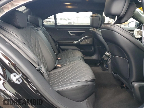 2024 Mercedes-Benz S 580e z VIN W1K6G6KB8RA276723, wystawiony jako Copart lot #86492054 z przebiegiem 5319 mil mil oraz Szkody całkowita. Historia ofert i sprzedaży dostępna na DreamBid. Obrazek 10.