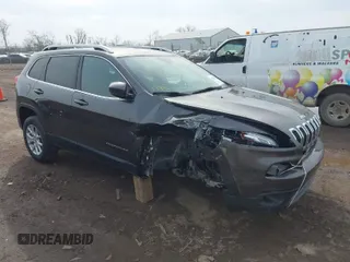 2017 Jeep Cherokee Latitude with VIN 1C4PJMCS1HW600907, listed as a IAAI auction lot 41815951 with 80,392 mi miles. Bid and sale history available at carsss.com. Image 1.