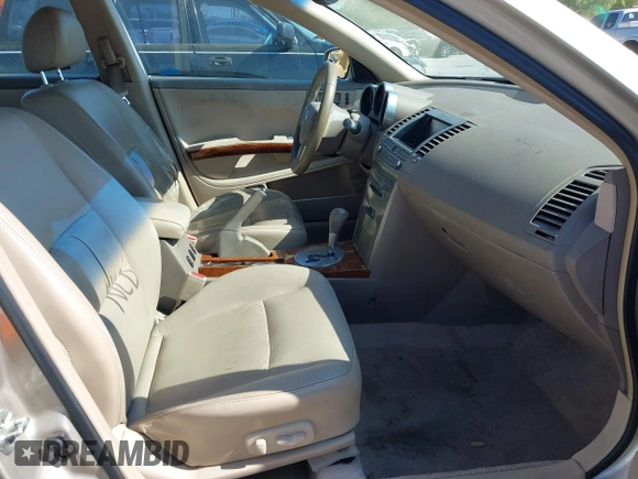 2004 Nissan Maxima SL with VIN 1N4BA41E14C931267, listed as a IAAI auction lot 41911875 with 129,161 mi miles. Bid and sale history available at carsss.com. Image 5.