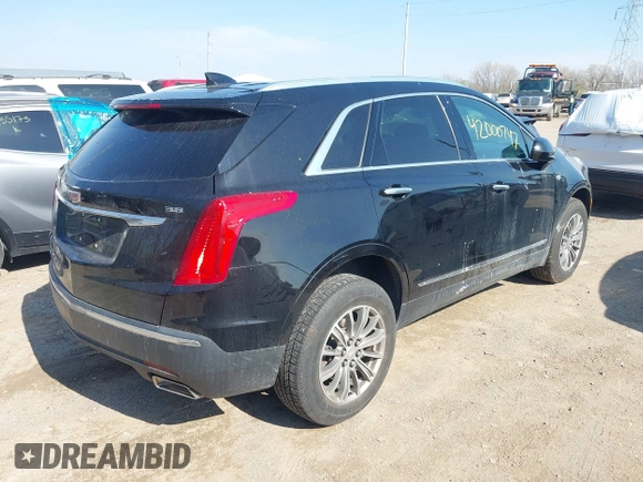 2017 Cadillac XT5 Luxury AWD z VIN 1GYKNDRS4HZ184818, wystawiony jako IAAI lot #42000747 z przebiegiem 46 633 mil mil oraz . Historia ofert i sprzedaży dostępna na DreamBid. Obrazek 4.