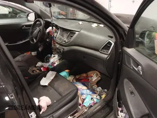 2017 Hyundai Tucson SE with VIN KM8J3CA42HU293608, listed as a IAAI auction lot 41228892 with 140,229 mi miles. Bid and sale history available at carsss.com. Image 5.