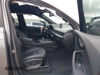 2017 Audi Q7 Premium Plus z VIN WA1LAAF77HD056813, wystawiony jako IAAI lot #42086340 z przebiegiem 83 774 mil mil oraz . Historia ofert i sprzedaży dostępna na DreamBid. Obrazek 5.