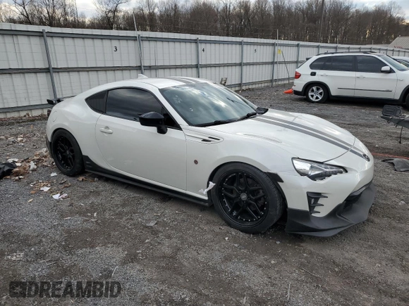 2017 Toyota 86 with VIN JF1ZNAA18H8707341, listed as a Copart auction lot 46925955 with 170,877 mi miles and Clean Title. Bid and sale history available at carsss.com. Image 4.