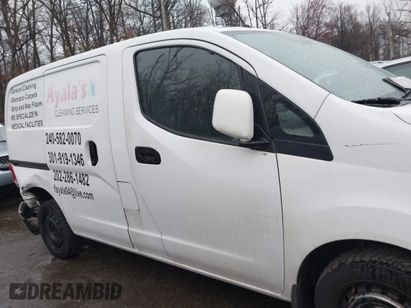 2015 Nissan NV200 SV with VIN 3N6CM0KN6FK713784, listed as a IAAI auction lot 41834734 with 190,056 mi miles. Bid and sale history available at carsss.com. Image 13.