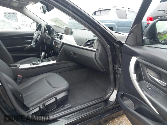 2013 BMW 3 Series 320i xDrive with VIN WBA3C3C52DF979114, listed as a IAAI auction lot 42439598 with 111,458 mi miles and . Bid and sale history available at DreamBid. Image 5.