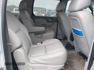 2014 Chevrolet Suburban LT with VIN 1GNSCJE06ER154639, listed as a IAAI auction lot 41410623 with 213,592 mi miles. Bid and sale history available at carsss.com. Image 8.