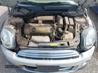 2011 MINI Convertible с VIN WMWZN3C56BT133717, выставлен на аукционе IAAI как лот 42496339 с пробегом 86 352 миль миль и . История ставок и продаж доступна на DreamBid. Изображение 10.