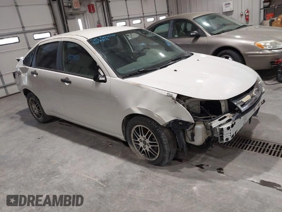 2010 Ford Focus SE with VIN 1FAHP3FN3AW190237, listed as a IAAI auction lot 42039390 with 338,458 mi miles. Bid and sale history available at carsss.com. Image 1.
