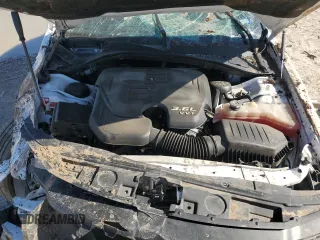 2022 Chrysler 300 Touring L with VIN 2C3CCADG1NH163135, listed as a Copart auction lot 84762584 with 40,688 mi miles and Salvage Title. Bid and sale history available at carsss.com. Image 11.