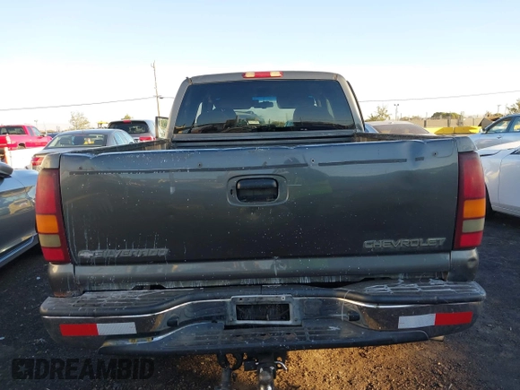 2002 Chevrolet Silverado 1500 LT with VIN 2GCEK19TX21183045, listed as a IAAI auction lot 40668595 with 211,358 mi miles. Bid and sale history available at carsss.com. Image 16.
