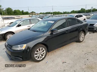 2014 Volkswagen Jetta SE z VIN 3VWB17AJ5EM443087, wystawiony jako Copart lot #58327755 z przebiegiem 129 540 mil mil oraz Szkoda całkowita • Salvage title. Historia ofert i sprzedaży dostępna na DreamBid. Obrazek 1.