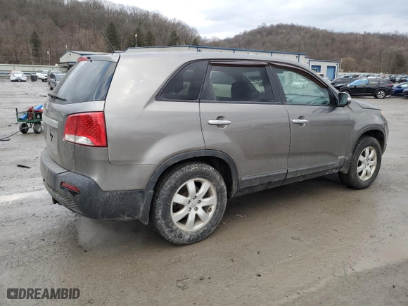 2012 Kia Sorento LX with VIN 5XYKTDA68CG235268, listed as a Copart auction lot 46691825 with 152,596 mi miles and Salvage Title. Bid and sale history available at carsss.com. Image 3.
