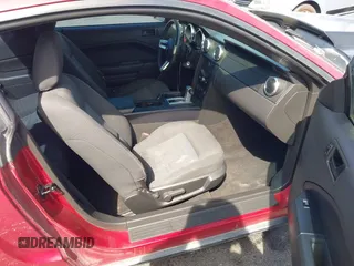 2006 Ford Mustang Standard with VIN 1ZVFT80N765234950, listed as a IAAI auction lot 42036111 with 187,884 mi miles. Bid and sale history available at carsss.com. Image 5.