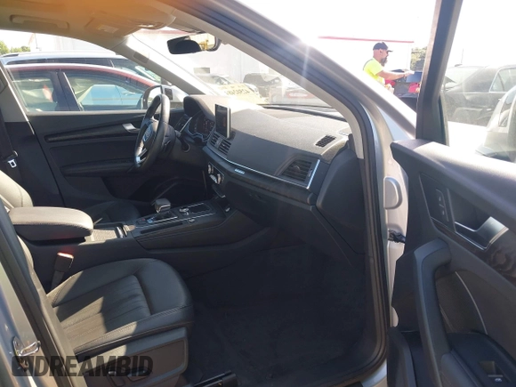 2020 Audi Q5 Premium Plus with VIN WA1E2AFY5L2067280, listed as a IAAI auction lot 42502484 with 62,583 mi miles and . Bid and sale history available at DreamBid. Image 5.
