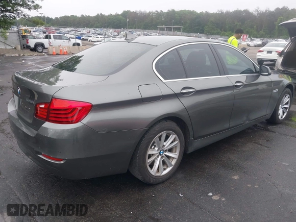 2014 BMW 5 Series 528i xDrive z VIN WBA5A7C53ED614914, wystawiony jako IAAI lot #42509306 z przebiegiem 137 903 mil mil oraz . Historia ofert i sprzedaży dostępna na DreamBid. Obrazek 4.