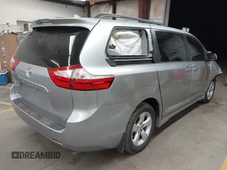 2018 Toyota Sienna LE Auto Access Seat with VIN 5TDKZ3DC3JS913564, listed as a IAAI auction lot 41657326 with 107,166 mi miles and . Bid and sale history available at DreamBid. Image 4.