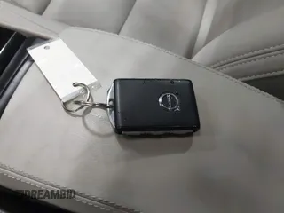2024 Volvo XC40 Plus Dark Theme с VIN YV4L12UL0R2366601, выставлен на аукционе IAAI как лот 42206699 с пробегом 14 701 миль миль и . История ставок и продаж доступна на DreamBid. Изображение 11.