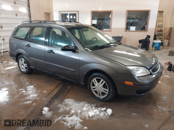 2005 Ford Focus SE with VIN 1FAFP36N45W158796, listed as a IAAI auction lot 41823987 with 145,803 mi miles and . Bid and sale history available at carsss.com. Image 1.