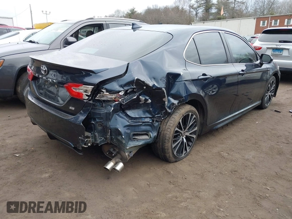 2020 Toyota Camry SE with VIN 4T1G11AK6LU983759, listed as a IAAI auction lot 41727151 with 73,331 mi miles. Bid and sale history available at carsss.com. Image 4.