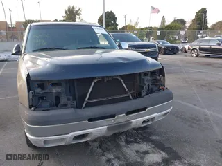2003 Chevrolet Silverado 1500 with VIN 1GCEC14X23Z136737, listed as a IAAI auction lot 41469228 with 171,031 mi miles. Bid and sale history available at carsss.com. Image 6.