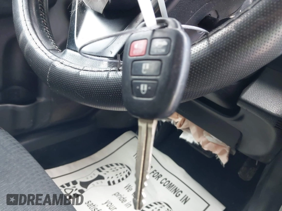 2015 Toyota Camry XLE z VIN 4T1BF1FK8FU114881, wystawiony jako IAAI lot #42231368 z przebiegiem Nie podano mil oraz . Historia ofert i sprzedaży dostępna na DreamBid. Obrazek 11.