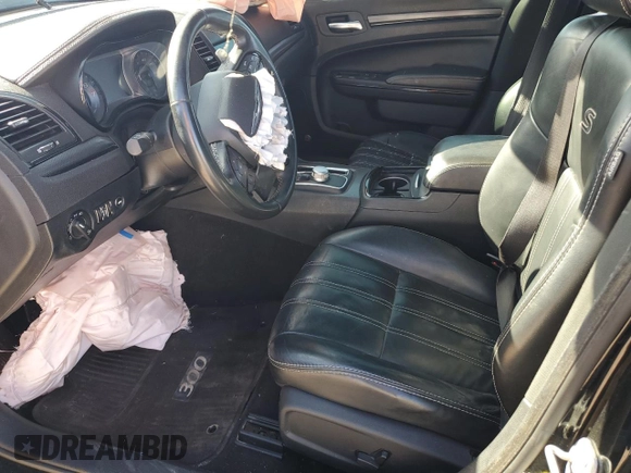 2016 Chrysler 300 S z VIN 2C3CCAGG6GH183038, wystawiony jako Copart lot #53265215 z przebiegiem Nie podano mil oraz Szkoda całkowita • Salvage title. Historia ofert i sprzedaży dostępna na DreamBid. Obrazek 7.