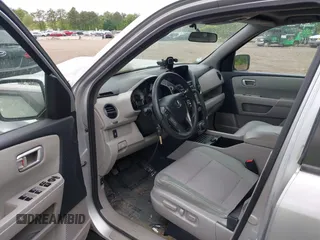 2015 Honda Pilot SE z VIN 5FNYF4H38FB053093, wystawiony jako IAAI lot #42290867 z przebiegiem 120 238 mil mil oraz . Historia ofert i sprzedaży dostępna na DreamBid. Obrazek 5.