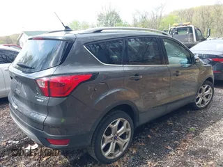 2019 Ford Escape Titanium с VIN 1FMCU9J99KUA43102, выставлен на аукционе IAAI как лот 42146907 с пробегом 91 724 миль миль и . История ставок и продаж доступна на DreamBid. Изображение 4.