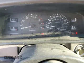 1996 Toyota T100 SR5 z VIN JT4UN24D2T0029466, wystawiony jako Copart lot #57122945 z przebiegiem 421 207 mil mil oraz Szkoda całkowita • Salvage title. Historia ofert i sprzedaży dostępna na DreamBid. Obrazek 9.