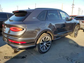 2021 Bentley Bentayga V8 z VIN SJAAM2ZV9MC032759, wystawiony jako Copart lot #81136944 z przebiegiem 49 426 mil mil oraz Czysty tytuł • Clean title. Historia ofert i sprzedaży dostępna na DreamBid. Obrazek 3.