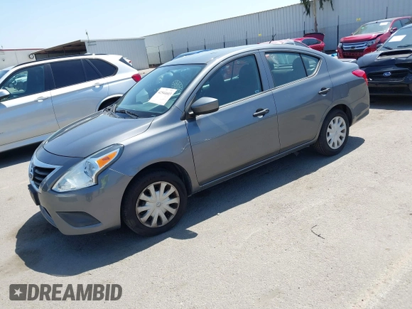 2016 Nissan Versa S z VIN 3N1CN7AP1GL910226, wystawiony jako IAAI lot #42544603 z przebiegiem 128 501 mil mil oraz . Historia ofert i sprzedaży dostępna na DreamBid. Obrazek 17.