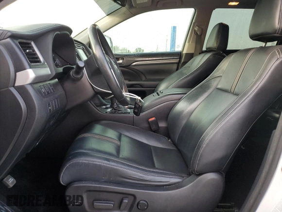 2018 Toyota Highlander SE with VIN 5TDJZRFH9JS823259, listed as a Copart auction lot 64882735 with 97,401 mi miles and Salvage title. Bid and sale history available at DreamBid. Image 7.
