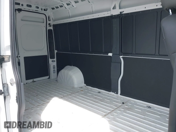 2025 Ram ProMaster Cargo Tradesman with VIN 3C6LRVDG5SE519375, listed as a IAAI auction lot 42217734 with 3,940 mi miles and . Bid and sale history available at DreamBid. Image 8.
