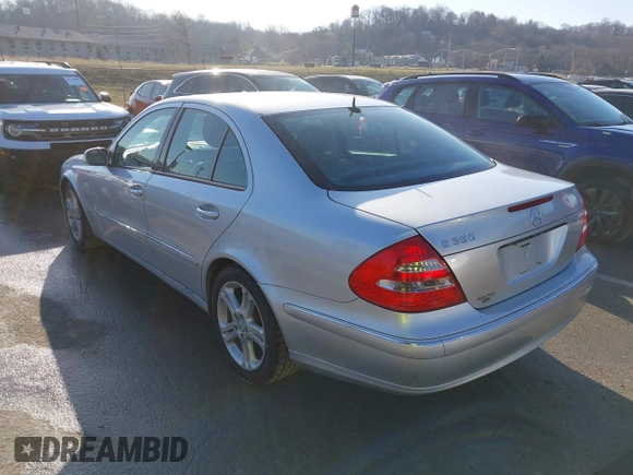 2006 Mercedes-Benz E-Class 3.5L with VIN WDBUF56J66A828486, listed as a IAAI auction lot 41768251 with 277,297 mi miles. Bid and sale history available at carsss.com. Image 3.