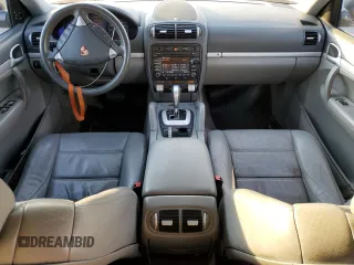 2010 Porsche Cayenne z VIN WP1AA2AP6ALA06294, wystawiony jako Copart lot #81349684 z przebiegiem 142 992 mil mil oraz Szkody całkowita. Historia ofert i sprzedaży dostępna na DreamBid. Obrazek 8.