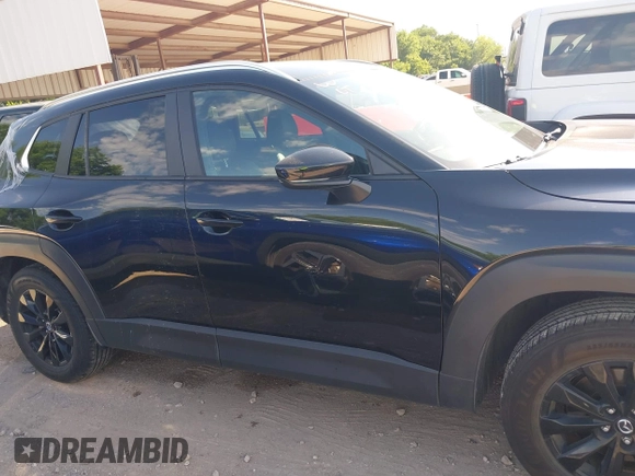 2025 Mazda CX-50 S Preferred z VIN 7MMVABBMXSN337974, wystawiony jako IAAI lot #42238129 z przebiegiem 6 159 mil mil oraz . Historia ofert i sprzedaży dostępna na DreamBid. Obrazek 13.