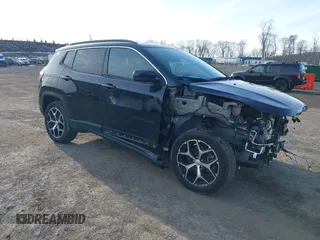 2024 Jeep Compass Limited z VIN 3C4NJDCN4RT141722, wystawiony jako IAAI lot #41630536 z przebiegiem 13 318 mil mil oraz . Historia ofert i sprzedaży dostępna na DreamBid. Obrazek 1.